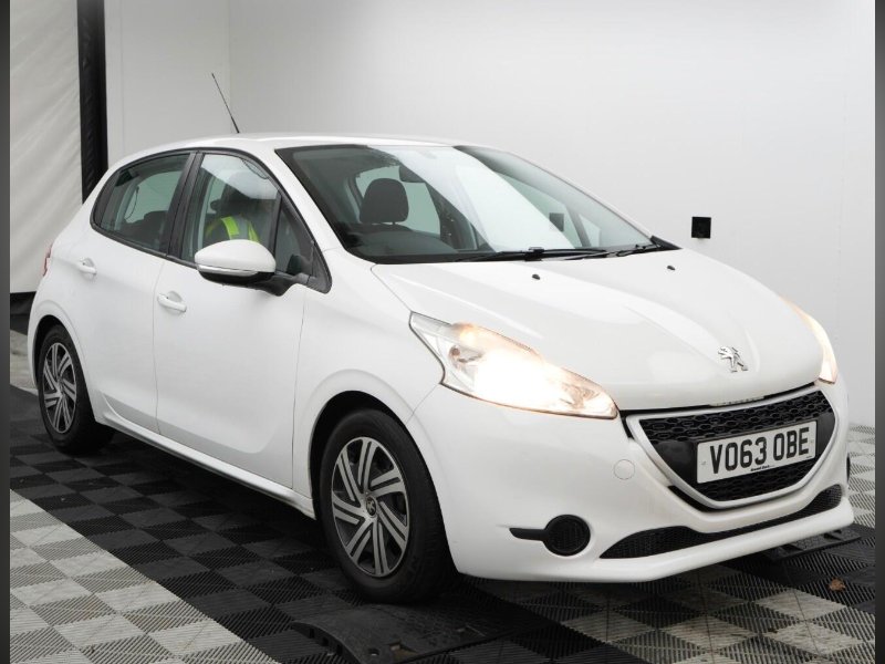 2013 208 1.2 VTI ACCESS EURO 5 5DR MAKE PEUGEOT MODEL 208 BODY HATCHBACK... photo